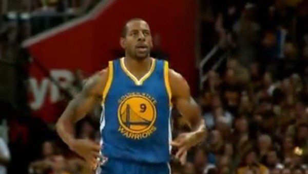 Iguodala'nın 22 sayı ve 8 ribauntluk performansı