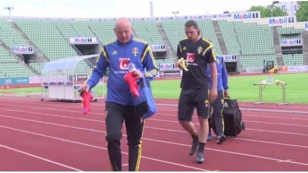 İbrahimovic'ten  muzlu şaka