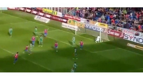 Frikikten harika yazdı