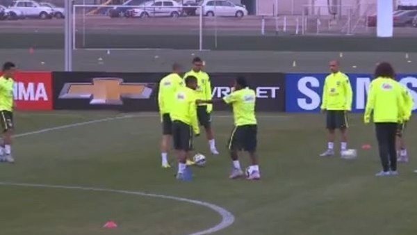 Brezilya antrenmanında müthiş hareketler