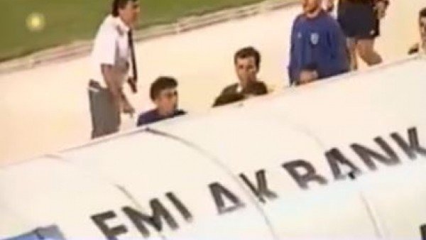 Samet Aybaba cinnet geçirdi