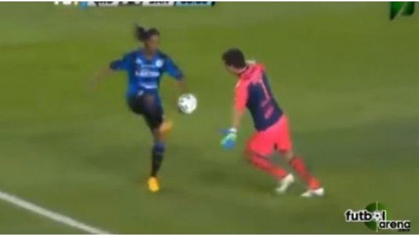 Kurnaz Ronaldinho'ya hakem engeli!