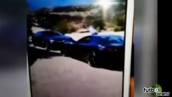 Sevgilisinin Arabasını Parcaladı