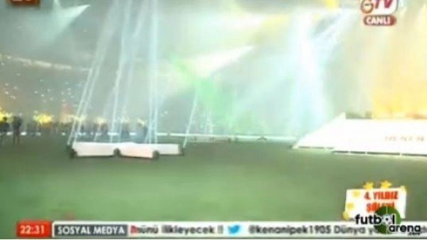 Chedjou tribünleri coşturdu