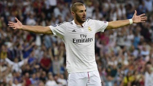 Real Madrid, Benzema'yı ManU'ya satacak