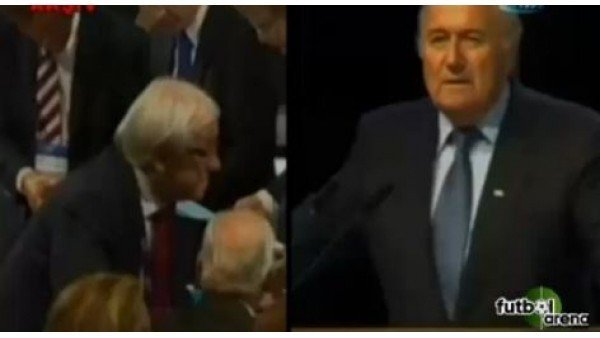 Sepp Blatter istifa etti!