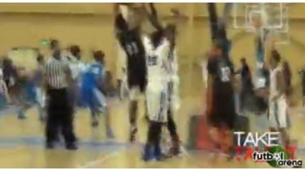 14 yaşında 2.20'lik dev çocuk