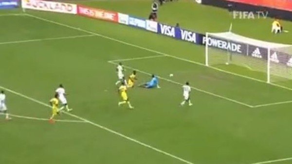 Mali U20 - Senegal U20 maçında frikik organizasyonu