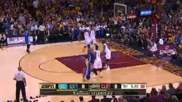 Stephen Curry'den 25 sayılık performans