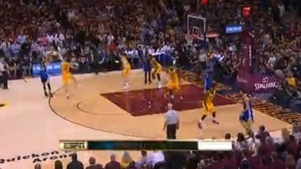 Stephen Curry'den 22 Sayılık Performans