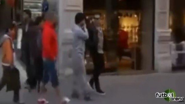 Kılık değiştirip İstanbul sokaklarına çıkan Sneijder