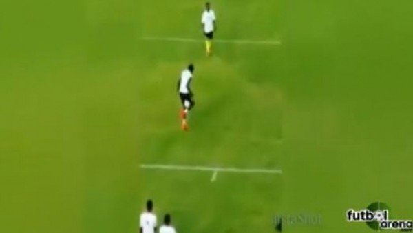 Adebayor yeteneklerini sergiledi