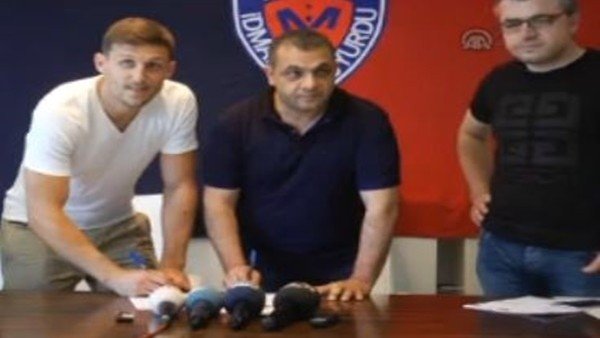 Mersin İdmanyurdu Mitrovic ile nikah tazeledi