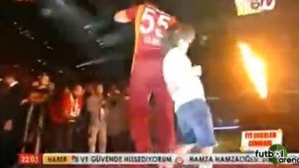 Sabri İmzayı Attı, Patladı...