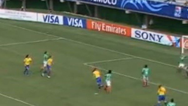 Kadınlar futbolda erkekleri geçti