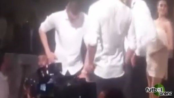 Arda, Burak, Selçuk ve Serdar Ortaç sahneyi salladı