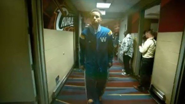 Stephen Curry'nin 4. maçtaki performansını bir de hayalet kameradan izleyin