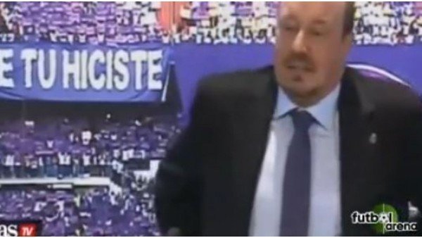 Rafael Benitez'in gözleri doldu
