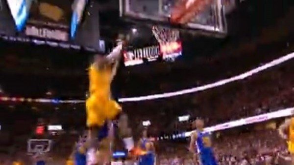 Dellavedova'dan LeBron James'e müthiş Alley-Oop