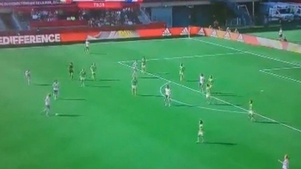 Amandine Henry'nin muhteşem golü