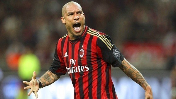 Yıldız futbolcu Cimbom'dan haber bekliyor