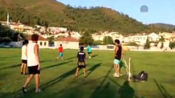 Salih Uçan hayranlarıyla maç yaptı