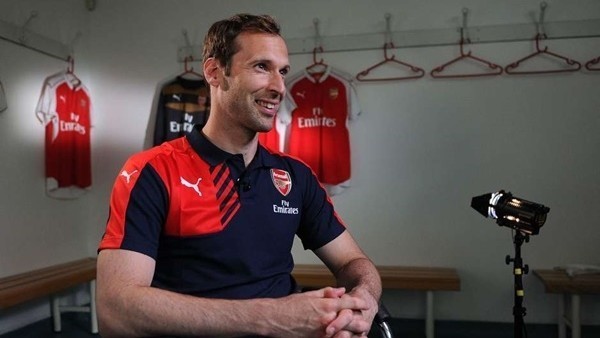 Petr Cech'ten üst üste müthiş kurtarışlar