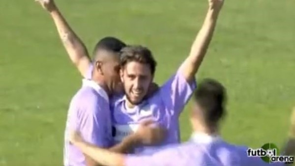 Diego Lopezin inanılmaz hatasını gole çevirdi