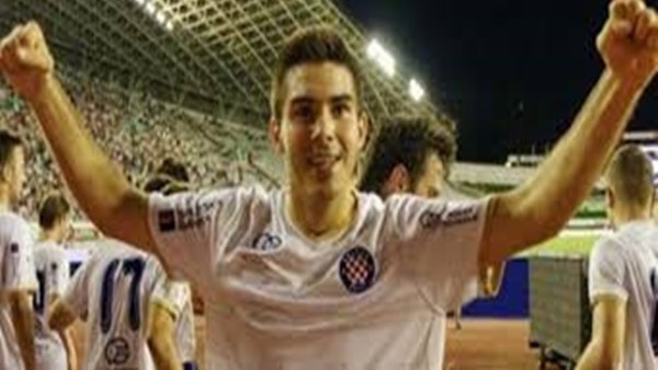 Girdi Ve 15 Saniyede Gol Attı