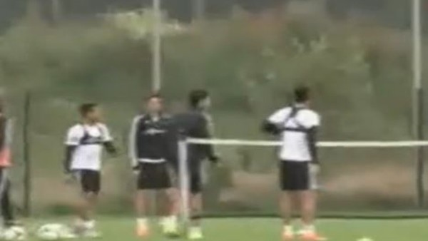 Beşiktaş Yağmur Altında Çalıştı