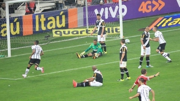 Corinthians 3-0 Vasco - Maç Özeti (29.7.2015)
