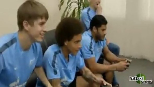 Hulk şimdi de duvarı deldi...