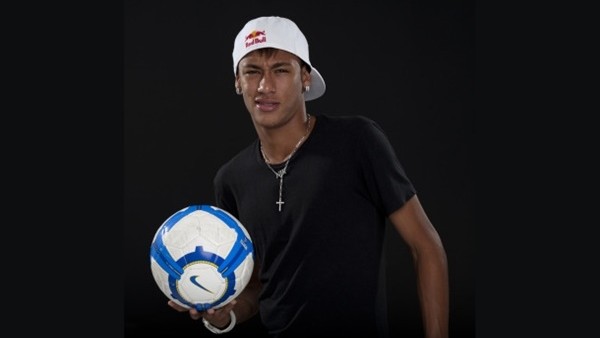 Şapka düştü şov bitmedi