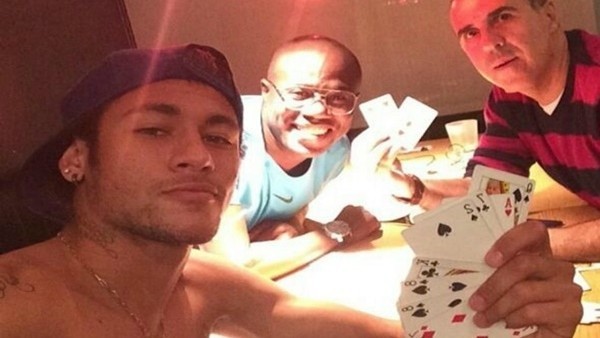 Neymar pokerde de kazanıyor