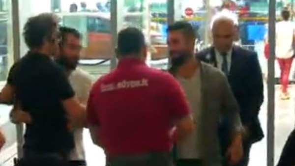 Arda Turan, İspanya'ya gitti