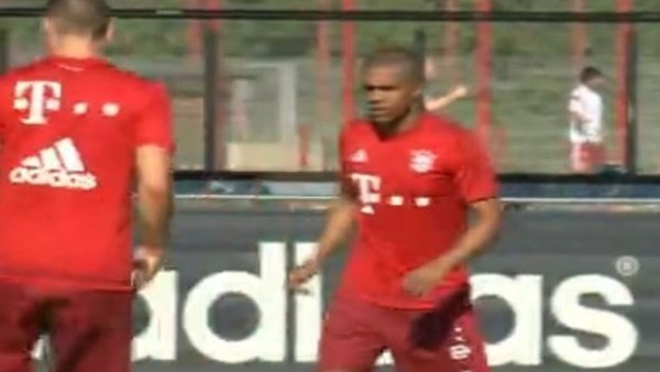 Douglas Costa ilk idmanına çıktı