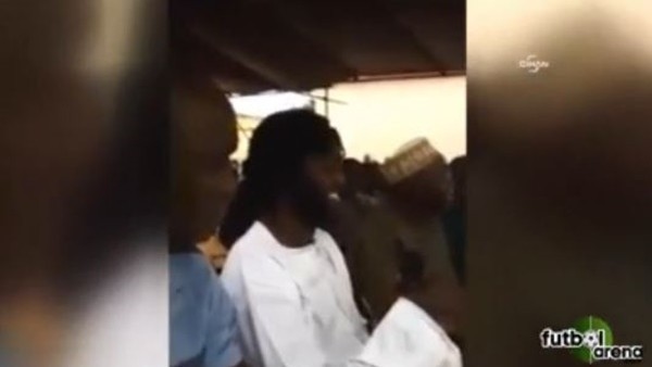 Yıldız Futbolcu Adebayor, Müslüman Oldu