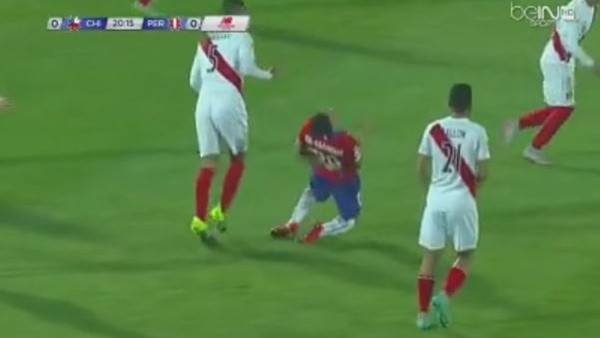 Zambrano'nın kırmızı kart gördüğü pozisyon