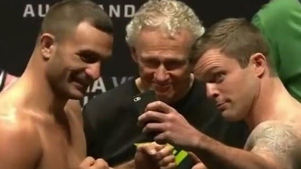 En komik dövüşçü!