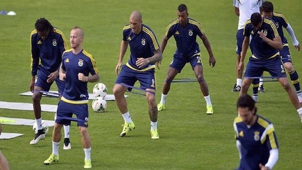 Fenerbahçede Nani ile Souza takımla çalıştı