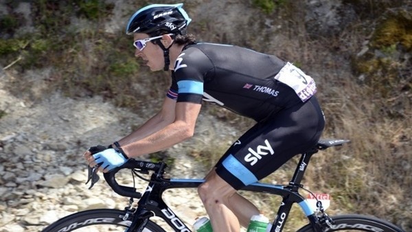 Yoldan çıktı aşağı düştü!