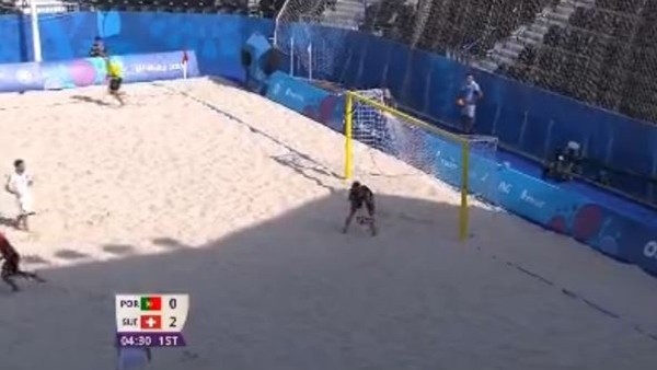 Plaj futbolunda atılan gol