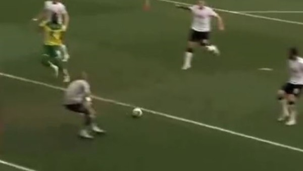 Norwich City'nin güzel paslaşması ve golü