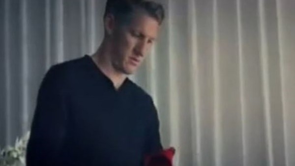 Schweinsteiger'in Manchester'a gidişi reklam filmi oldu