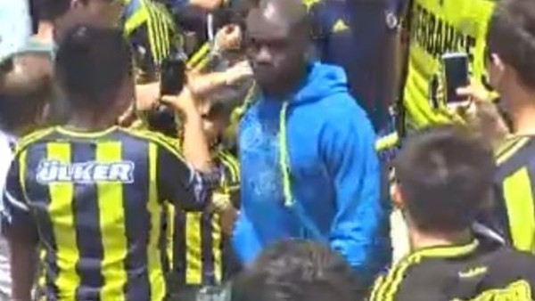 Fenerbahçeli futbolcular Cuma namazında