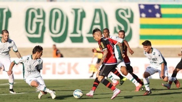 Gois 0-1 Flamengo - Maç Özeti (26.7.2015)