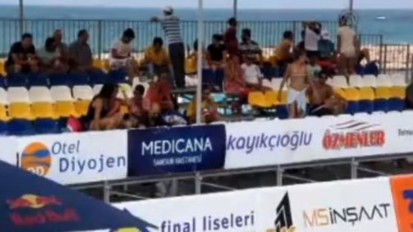 Plaj voleybolu turnuvası başladı