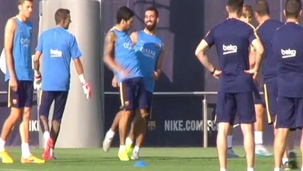 Arda Turan'dan Luis Suarez'e ilginç şaka
