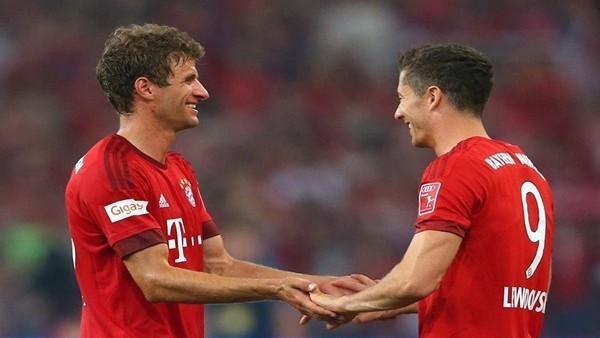 Bayern, Valencia'ya 4 çekti