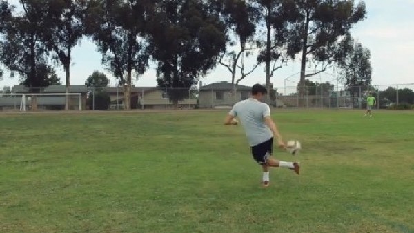 Raphael Varane Hareketi! İnanılmaz Kontrol